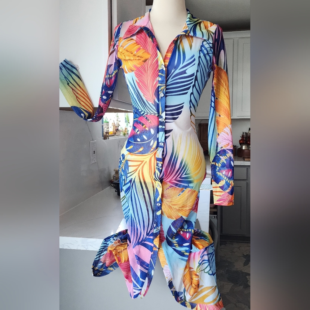 Queen Mania Women's Miami Nights Floral Print Shear Cover Up Long Sleeve Size‎ M